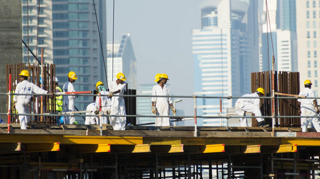 الهجرة ورجال الأعمال النخبة يغادرون الإمارات مع تصاعد التوترات الإقليمية